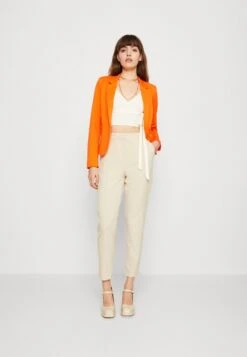 Titelseite -Anna Field Verkäufe 3fd613ca00da41c0aecb6b5a80dd921e