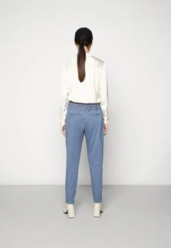 Kaffe JILLIAN BELT PANTS - Stoffhose - Vintage Indigo -Anna Field Verkäufe 51aba4c9d6d94e83b08df62648fd6621