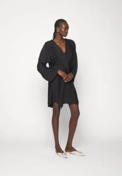 By Malene Birger AVANNA - Freizeitkleid - Black 8 By Malene Birger AVANNA - Freizeitkleid - Black -Anna Field Verkäufe 8247bef2714545cbbfc1b25569444fd5