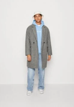 Titelseite -Anna Field Verkäufe a247424a2e98460a9f7f585bf3173e0c